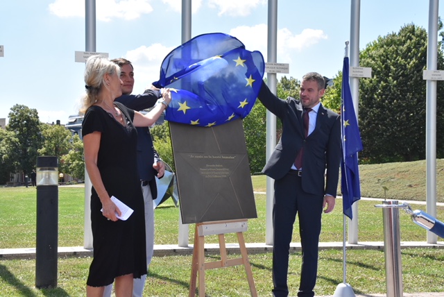 Photo de l'inauguration de le Dalle Slovaque