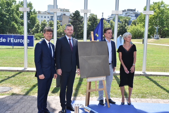 Photo de l'inauguration de le Dalle Slovaque